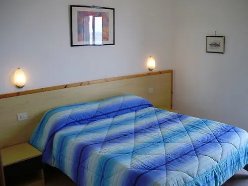 Residence Reale Porto Azzurro 4*,
